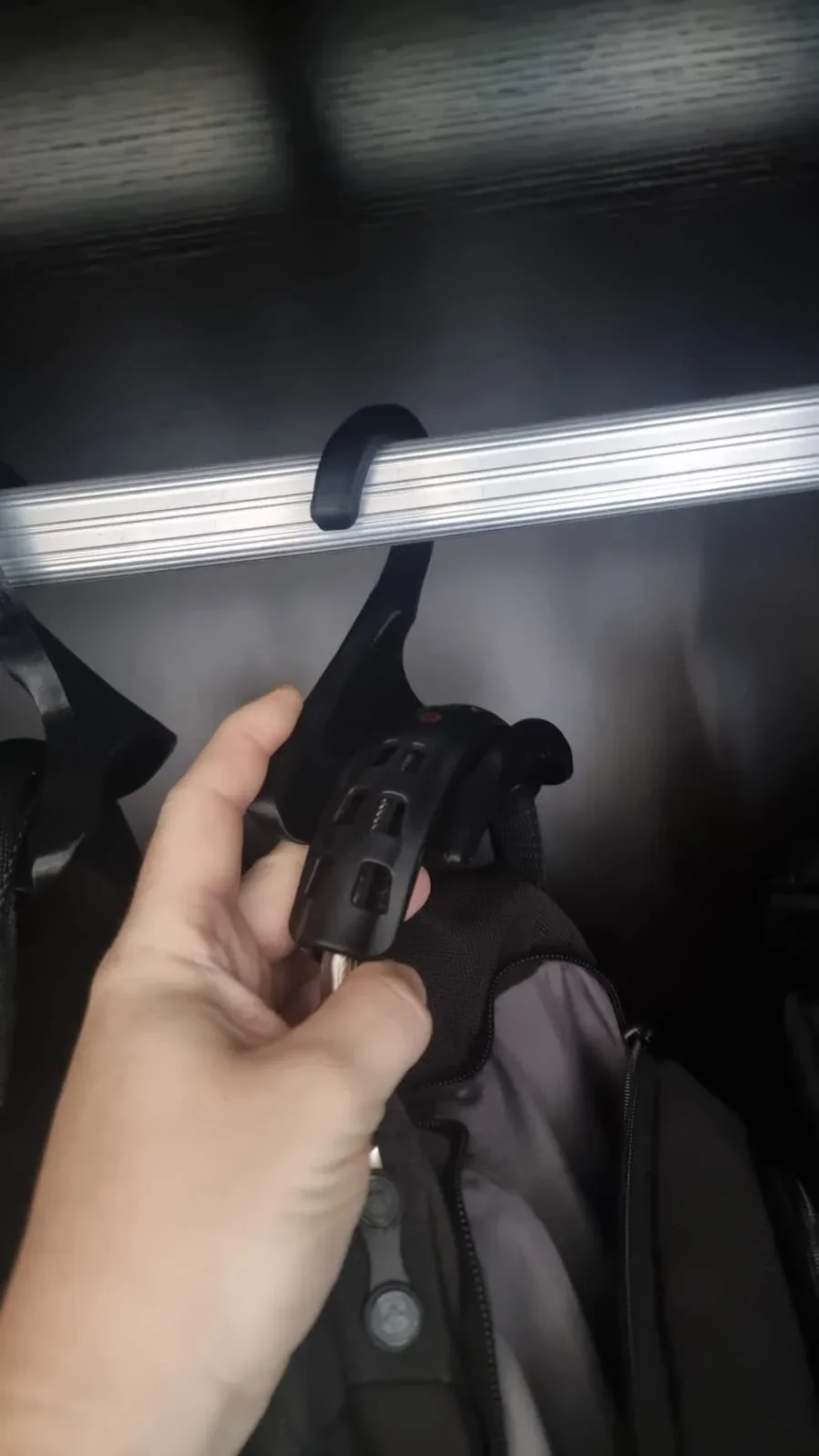 Bag hanger